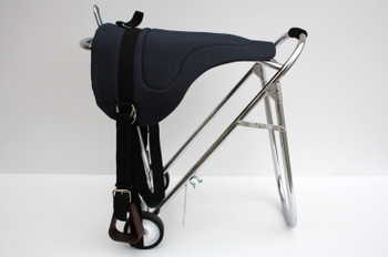 Saddle pad do jazdy na oklep ze strzemionami