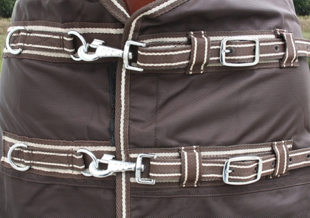 TOUGH HORSE - Regendecke - HALF NECK - 1680D - BRAUN - 74 bis 80