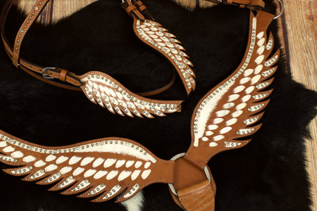 Zestaw LpTrick ogłowie + napierśnik białe z kryształkami, w kształcie skrzydeł