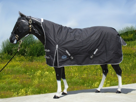 "TOUGH HORSE" - Regen Winterdecke - HALF NECK - 1200D - 300g filling - SCHWARZ - Größen 74´´(125cm) bis 80´´ (155cm)
