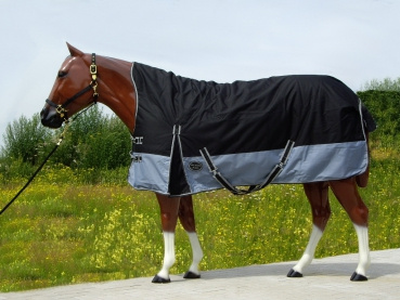 "TOP SCORE" Regen Winterdecke - HALF NECK - 600D - 300gr. filling - SCHWARZ - 76" und 78"