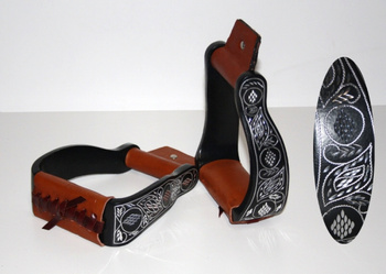 "EE Tack" Steigbügel Alu- SCHWARZ - graviert / gebogen - gepolsterter Tritt